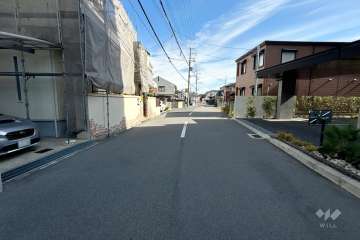敷地北側の前面道路
