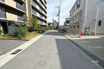 敷地南側の前面道路
