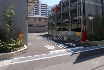 駐車場出入り口