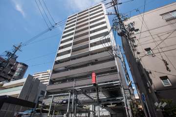 プレサンスロジェ上前津エグゼの外観(南東側から)