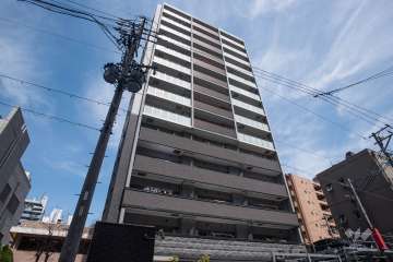 プレサンスロジェ上前津エグゼの外観(南西側から)