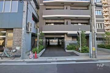 駐車場出入り口