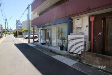 1階の一部は店舗です。