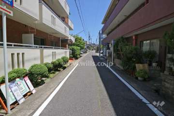 敷地北側前面道路(西側から)
