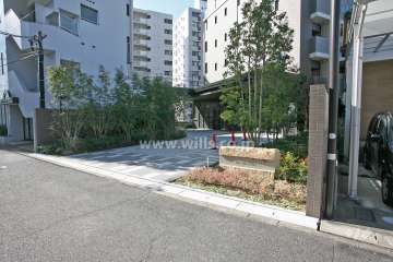 敷地入り口（東側）
