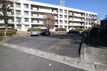 駐車場の出入り口