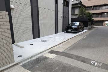 敷地内駐車場（屋外平面式）