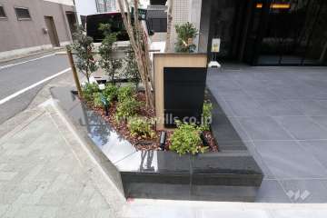 エントランスの銘板