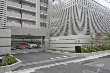 駐車場出入り口(リングシャッター付き）