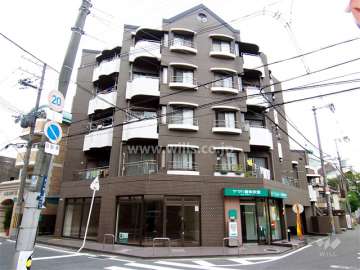 パストラル山手の外観(南東から)