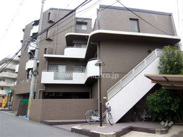 パストラル山手の外観(東側から)