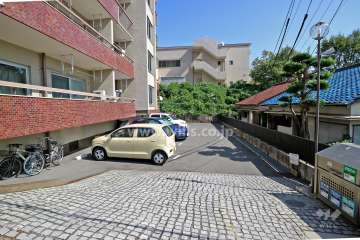 敷地内駐車場（屋外平面式）２