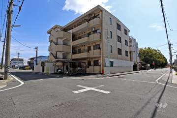 敷地西側の前面道路
