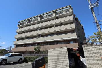 パークハイム千里津雲台の外観（南側から）