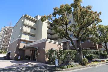 パークハイム千里津雲台の外観（北西側から）