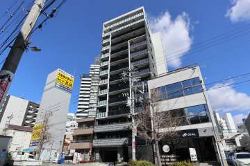 プレサンス栄ライズの外観（南東側から）
