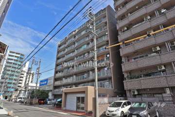 日商岩井鶴舞ハイツの外観（南東側から）