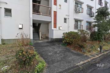 住戸入り口へのアプローチ