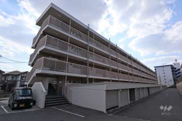 白山住宅1号棟の外観（北東側から）