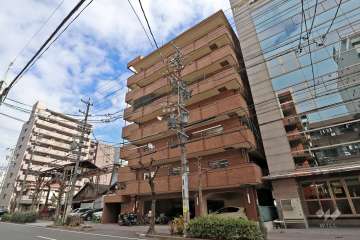財形千代田マンションの外観（南西側から）