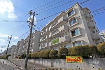 本地ヶ原住宅10号棟の外観（南側から）