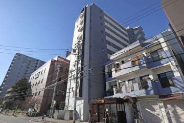 パルティール新栄の外観（北東側から）