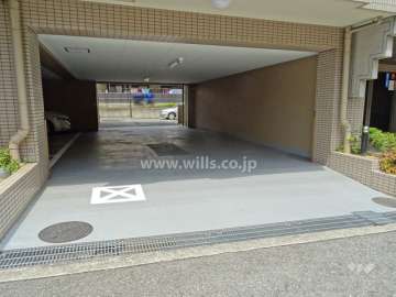 駐車場出入り口