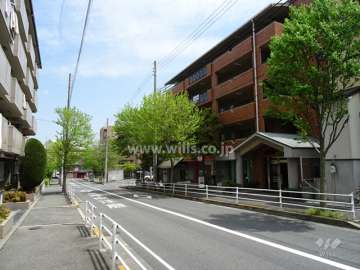 敷地南東側の前面道路