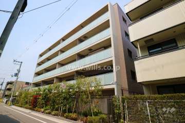 ジオ西宮北口クラウンズの外観（南東側から）