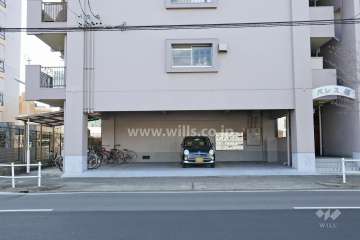駐車場出入り口・敷地内駐車場（屋内平面式）