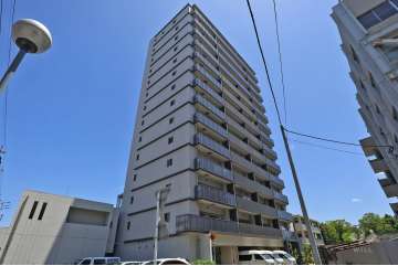 ブライムスイート建中寺の外観（南西側から）