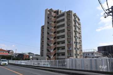 ラヴィル新瀬戸の外観（北西側から）