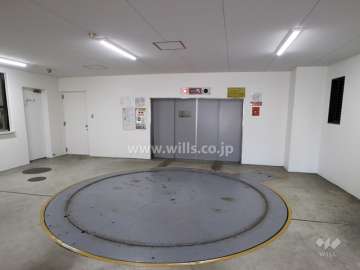 敷地内駐車場（屋内機械式）