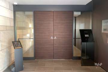 エントランスはオートロック付きです。