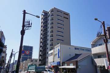 プレサンスロジェ池田五月山の外観(北東側から)