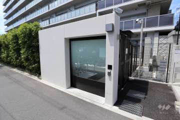 駐輪場の出入口（ゲート付き）