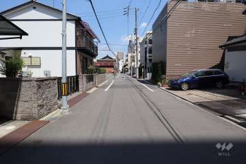 敷地東側の前面道路