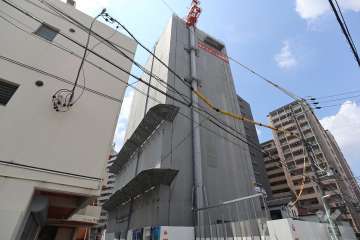 エントランスはオートロック付きです。