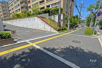 駐車場の出入り口