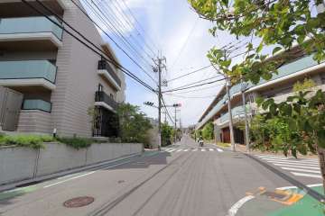 敷地南西側の前面道路