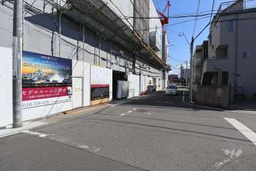 敷地南東側の前面道路