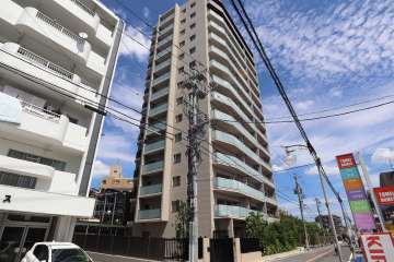 プラウド名東一社の外観（南西側から)