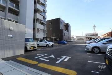 駐車場の出入り口・敷地内駐車場（屋外平面式）