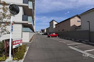 敷地内駐車場（屋外平面式）
