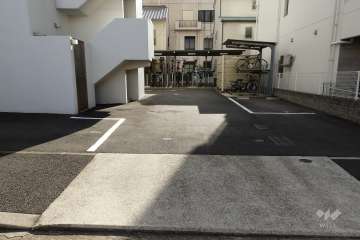 駐車場の出入口（南側）