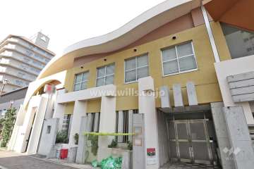 アミング潮江アネックスの外観（南東側から）