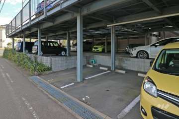 敷地内駐車場（自走式駐車場1階部分）