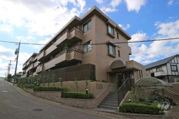 富士見台パークハイツ参番館の外観（東側から）