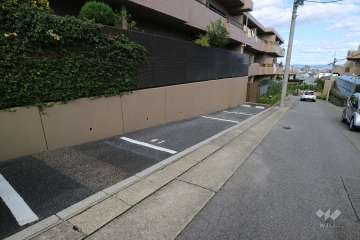 敷地内駐車場（屋外平面式）