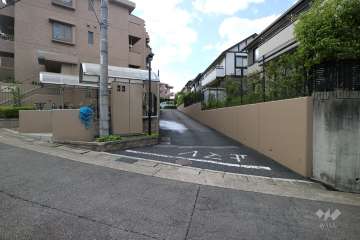 駐車場出入口